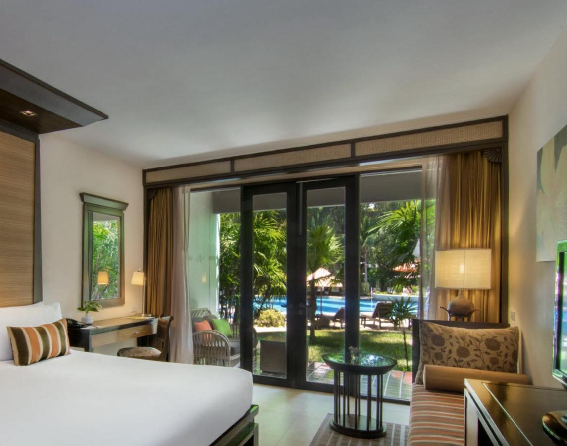 Siam Bayshore Resort Pattaya Exterior photo Deluxe Pool Access