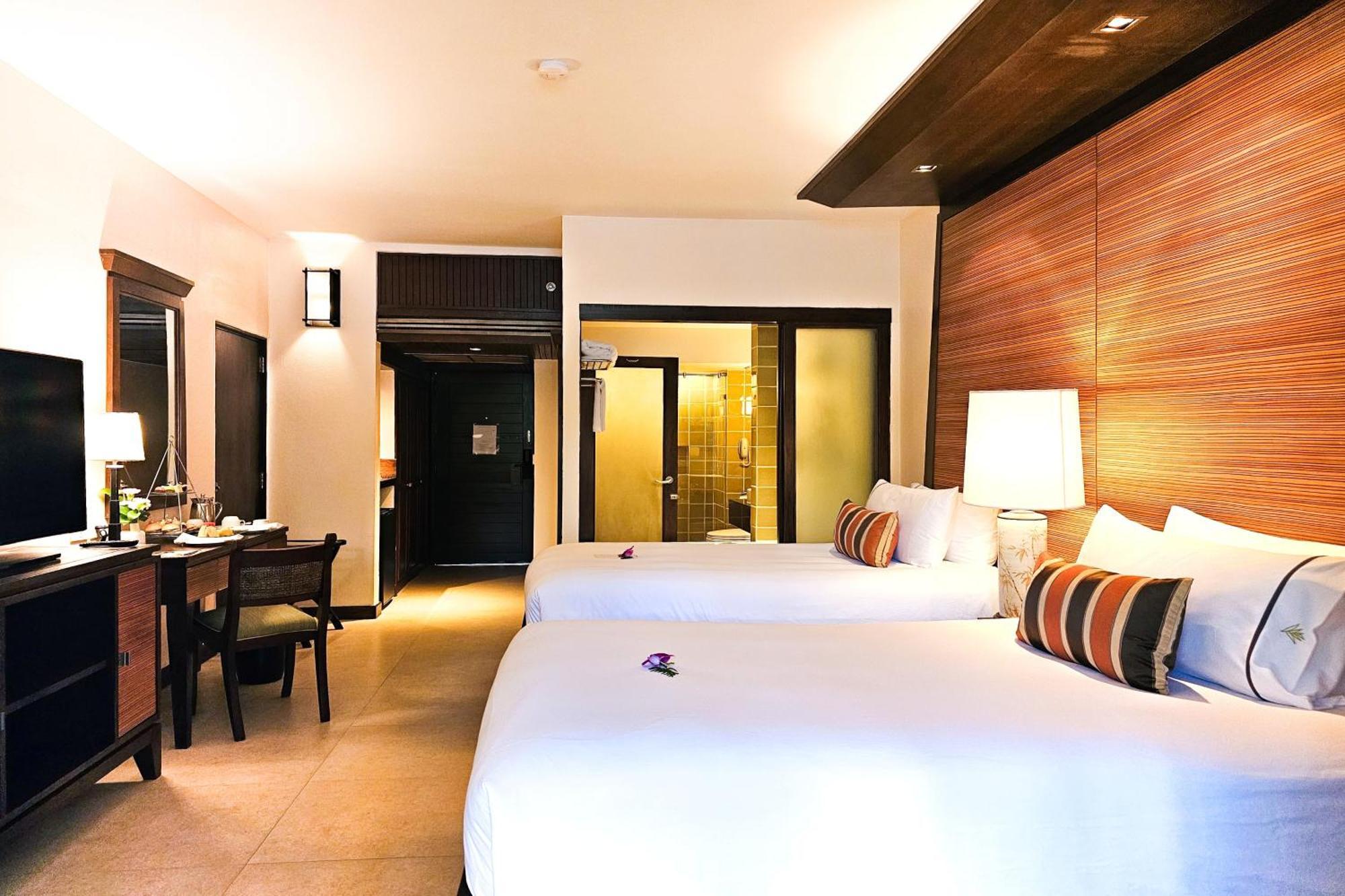 Siam Bayshore Resort Pattaya Exterior photo Deluxe Room