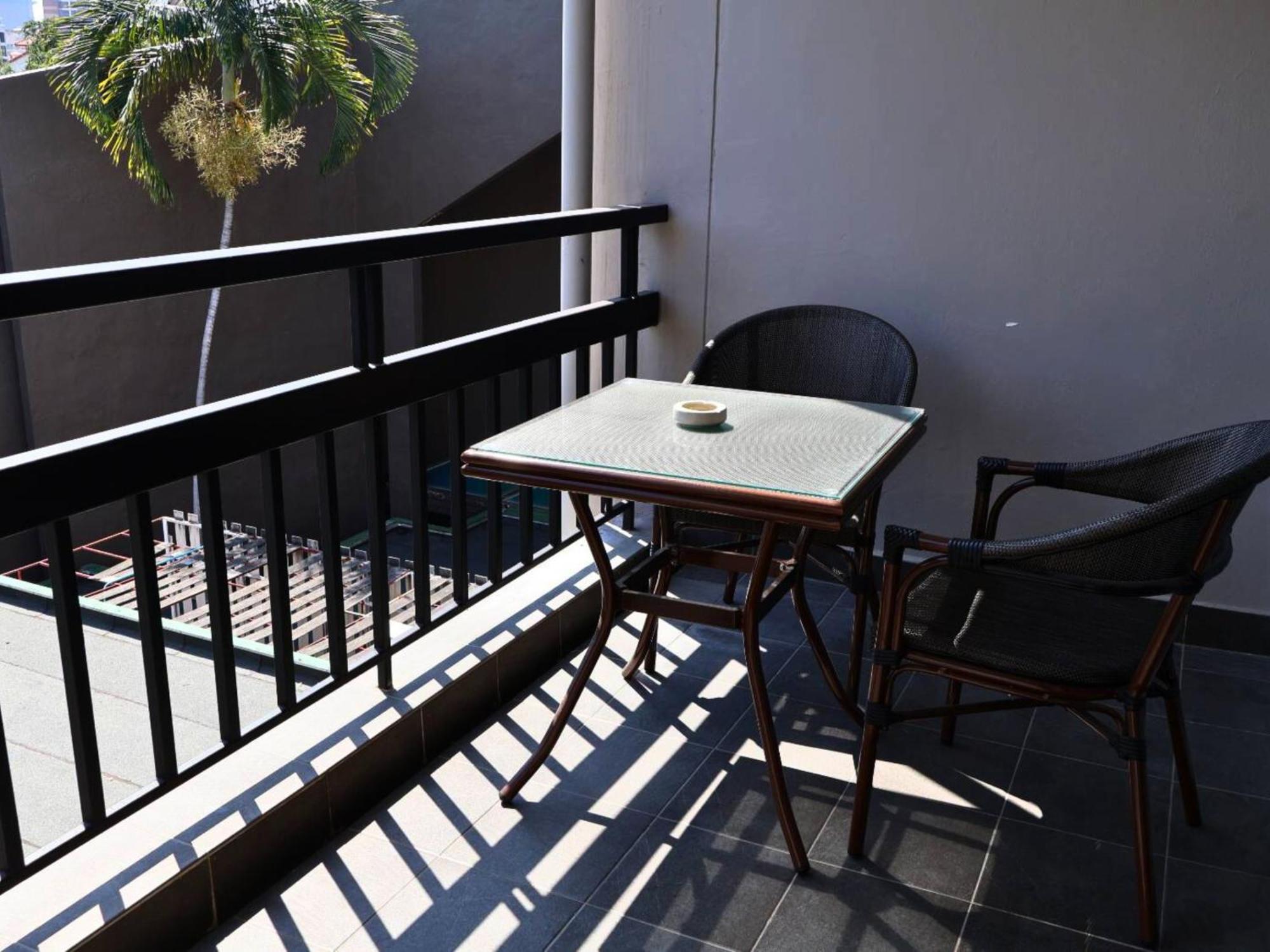 Siam Bayshore Resort Pattaya Exterior photo A balcony