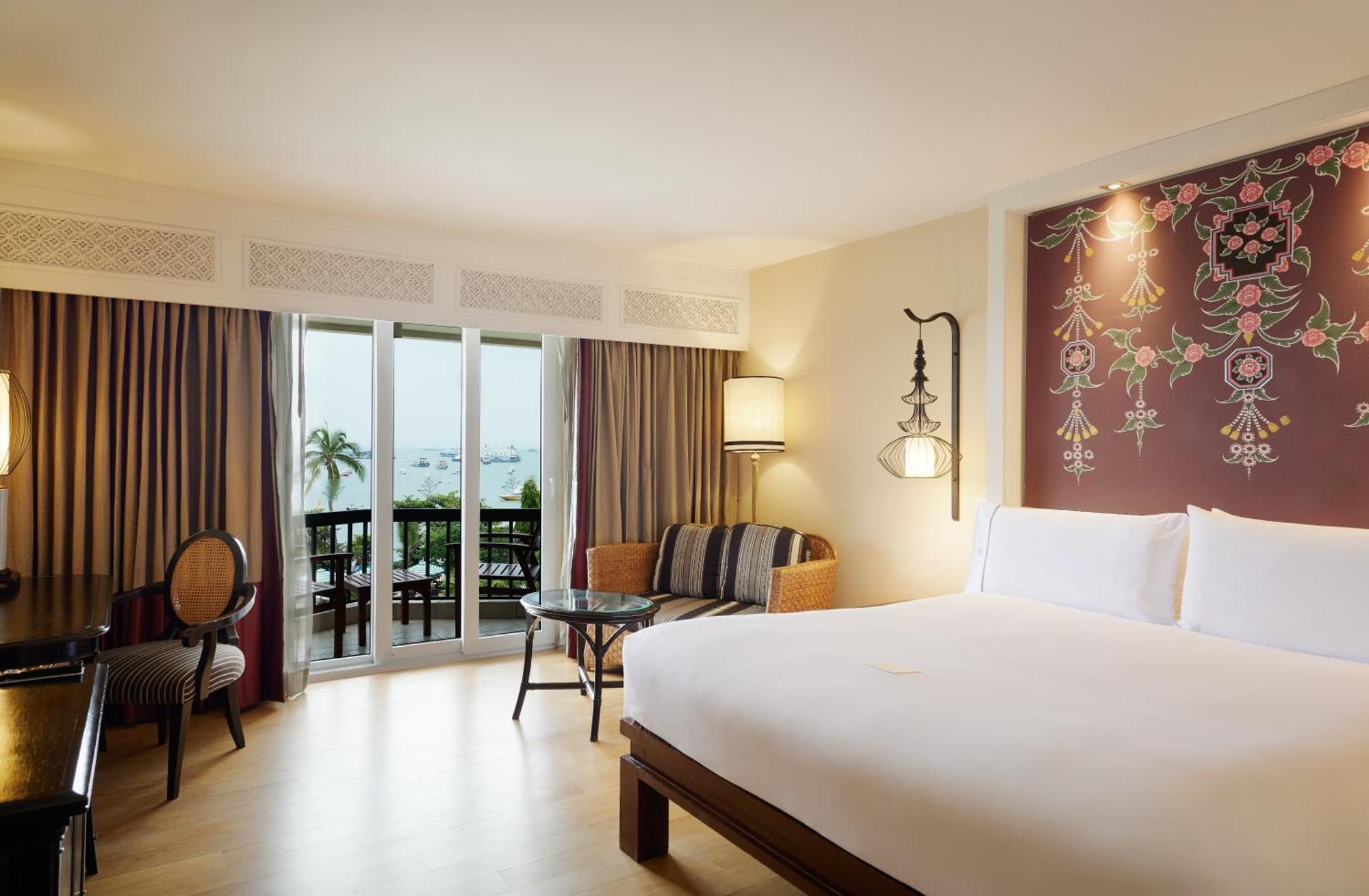 Siam Bayshore Resort Pattaya Exterior photo