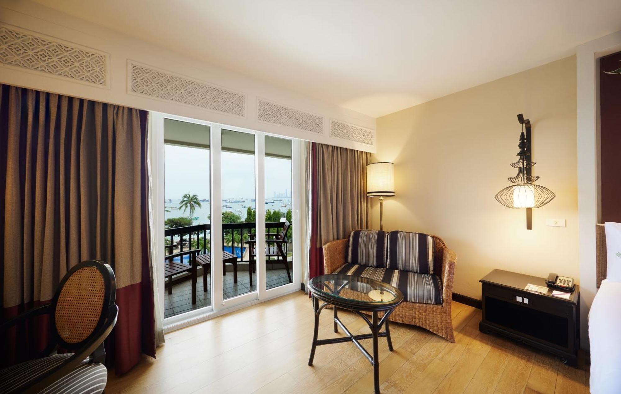 Siam Bayshore Resort Pattaya Exterior photo