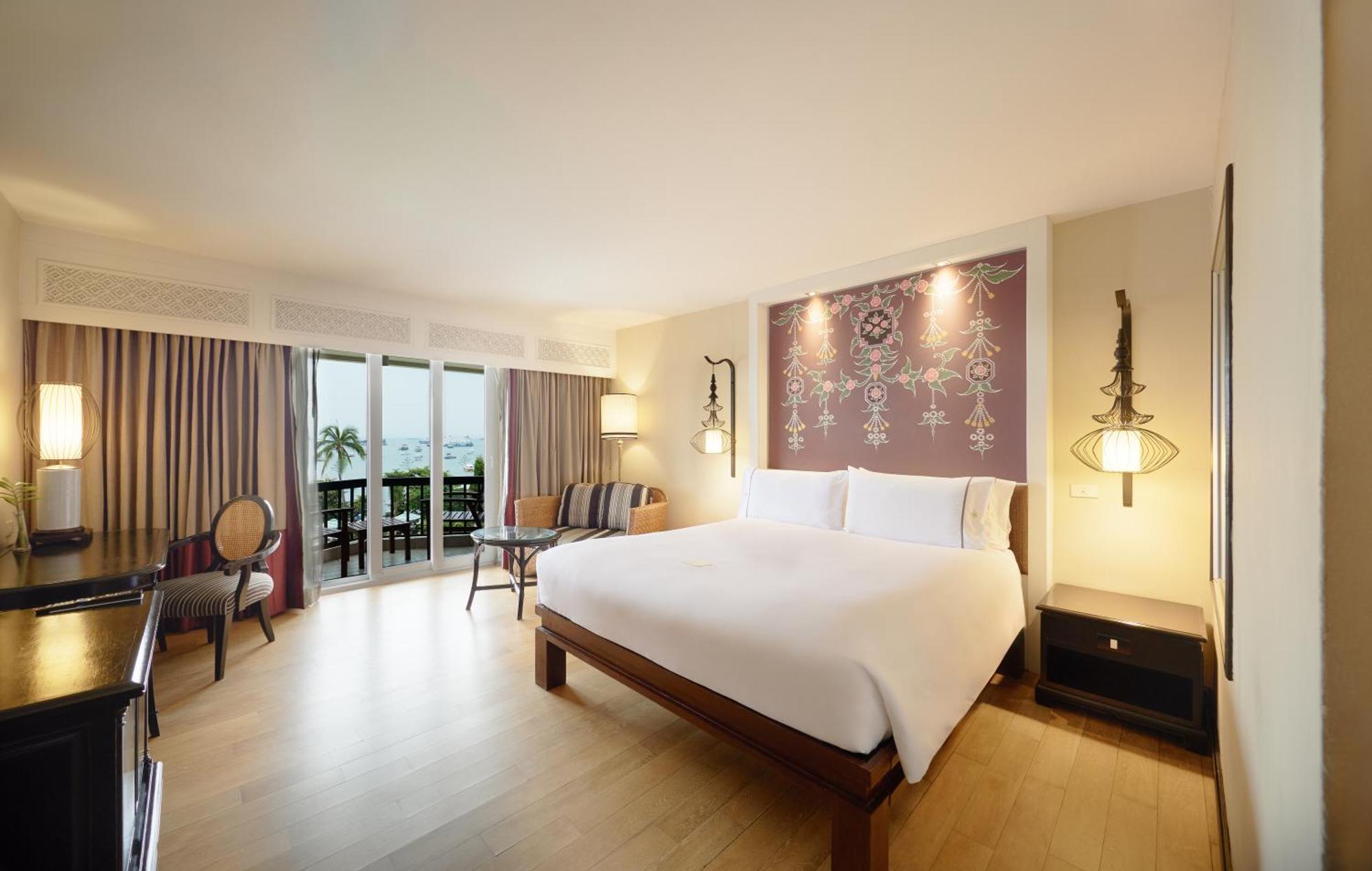 Siam Bayshore Resort Pattaya Exterior photo