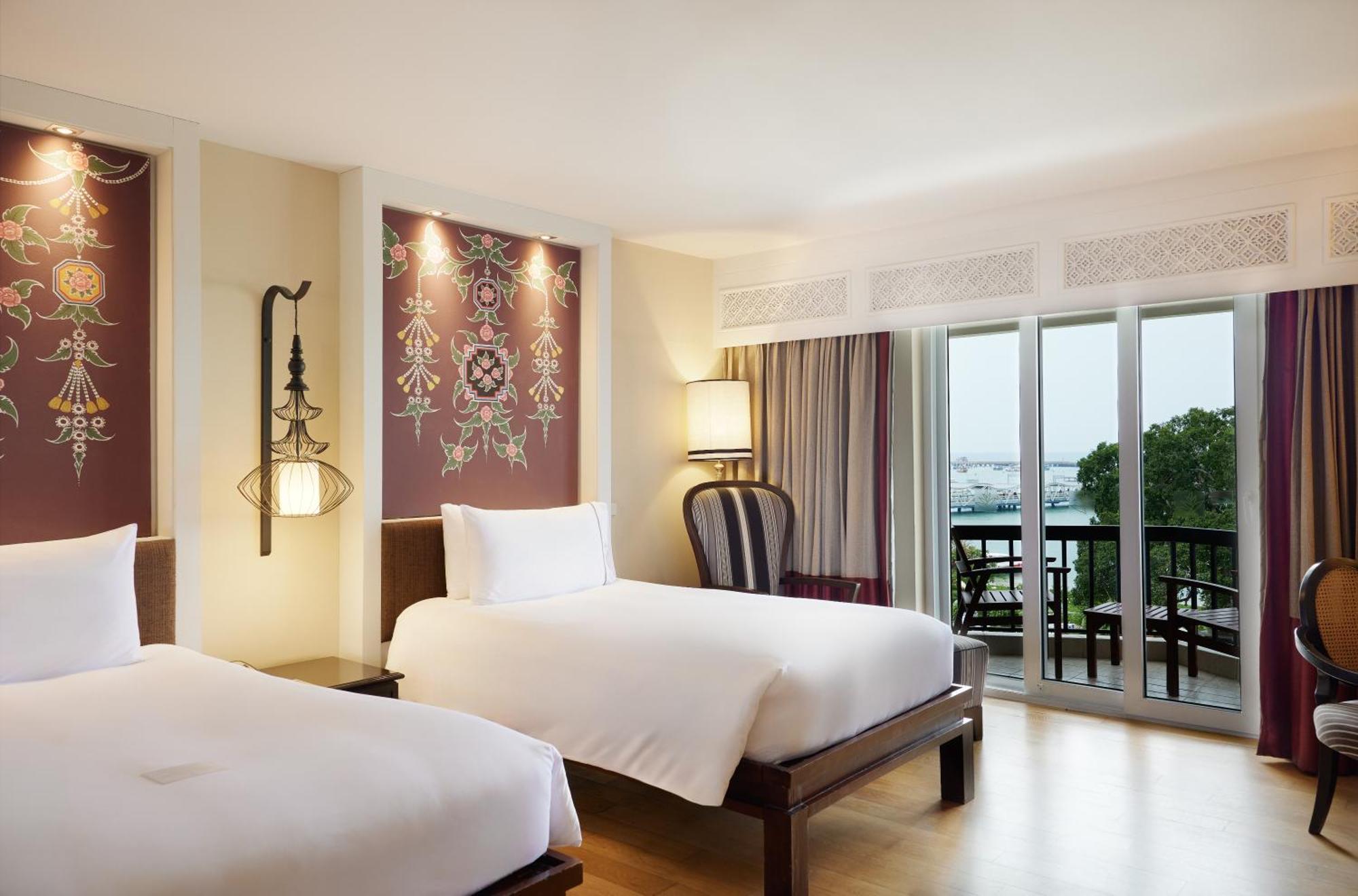 Siam Bayshore Resort Pattaya Exterior photo