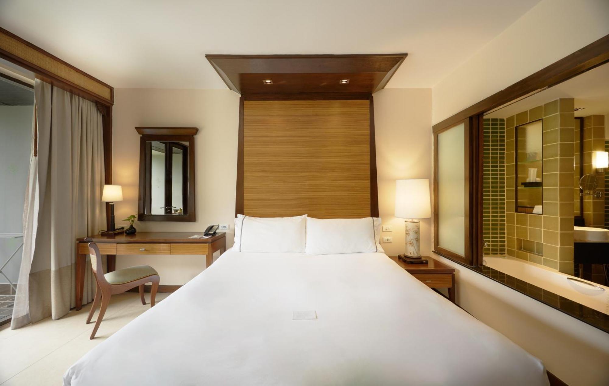 Siam Bayshore Resort Pattaya Exterior photo